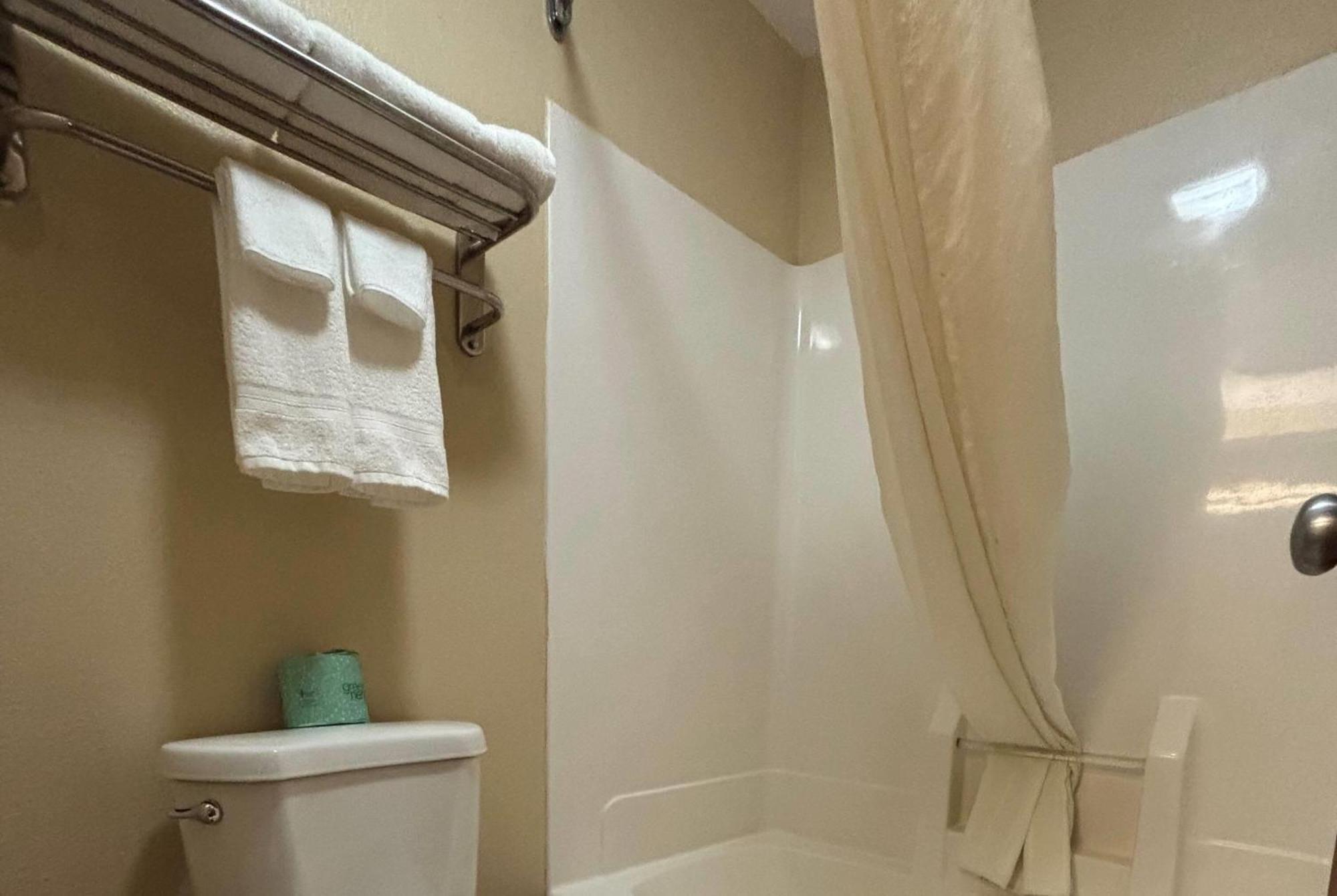 Motel Super 8 By Wyndham Paris Il Zewnętrze zdjęcie