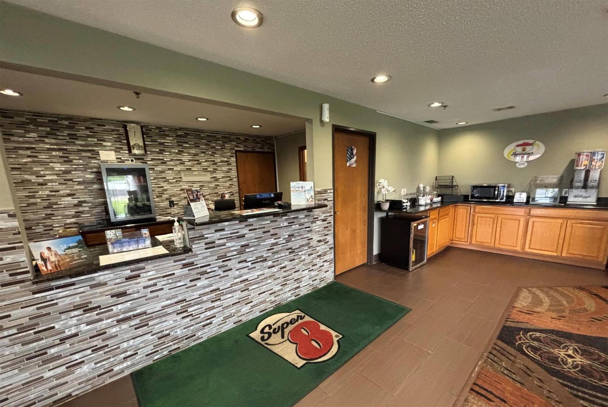 Motel Super 8 By Wyndham Paris Il Zewnętrze zdjęcie